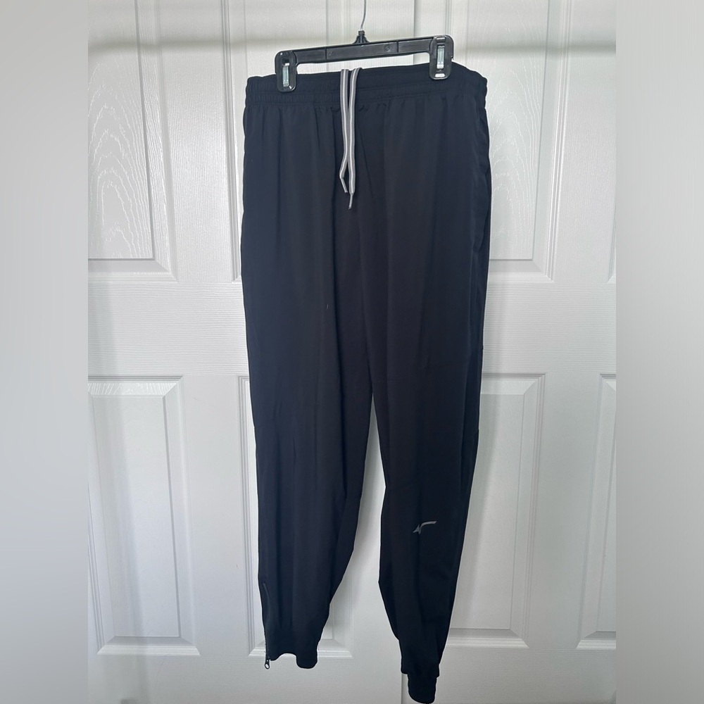 Mizuno Performance Black joggers size women’s medium